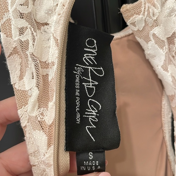 FLORAL MINI DRESS! NUDE COLOR AND WHITE FLORAL! Size: small! Racerback with zip! - Picture 12 of 12